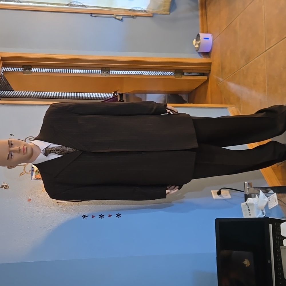 Elegant Men's Dark Brown Suit